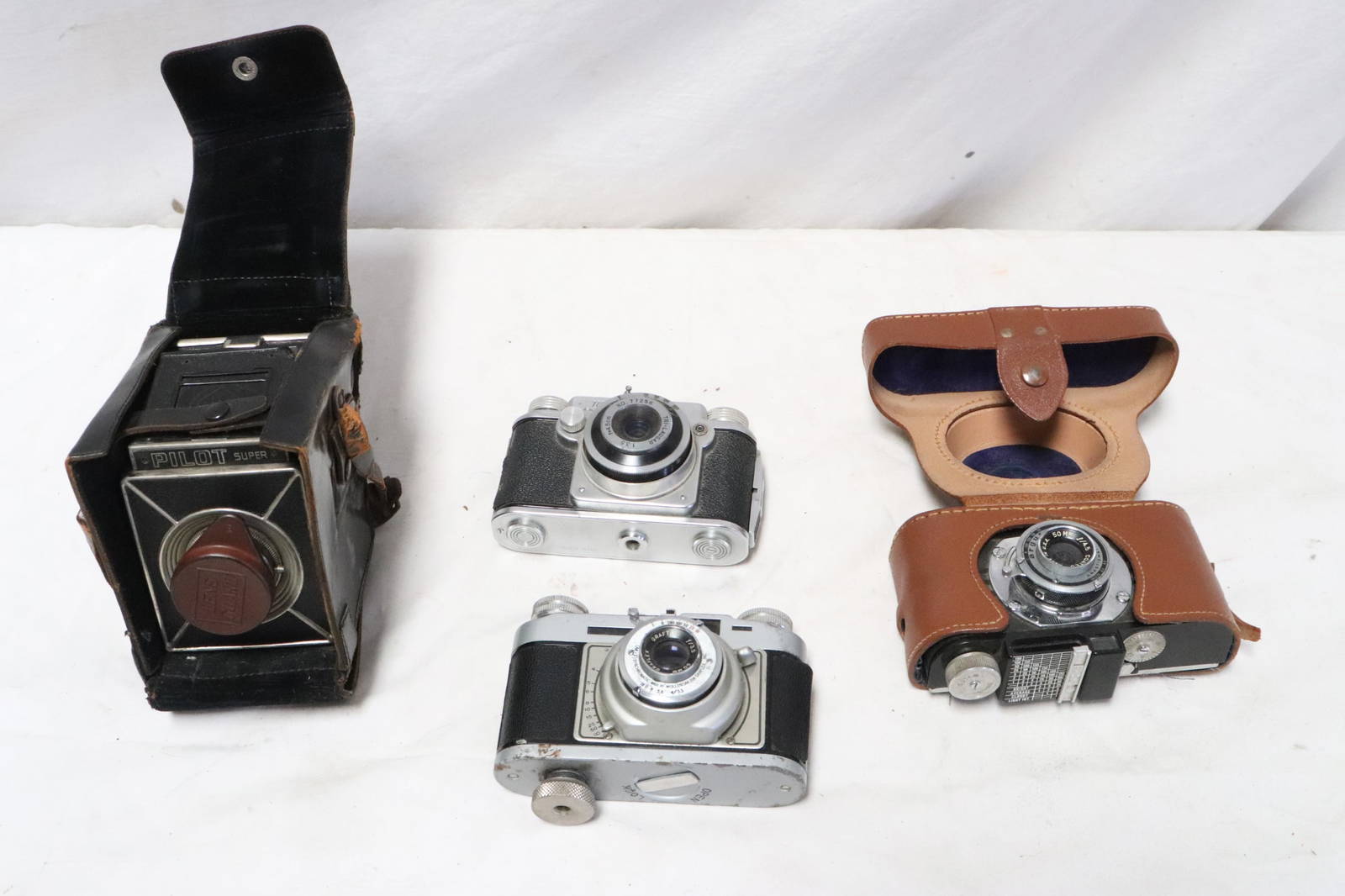 4 Vintage Cameras Auction