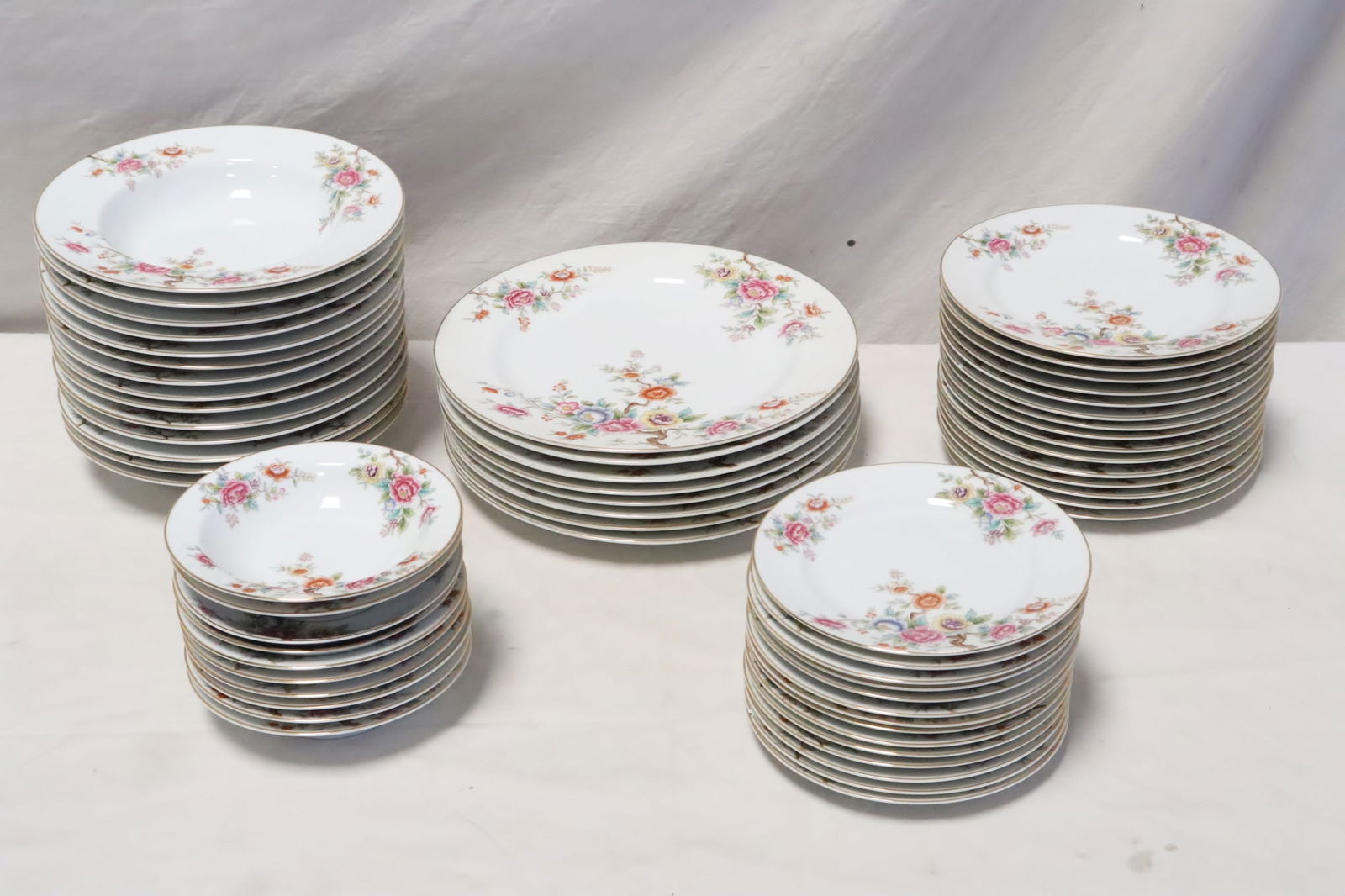 Collection of Noritake porcelain plates: Collection of Noritake porcelain plates