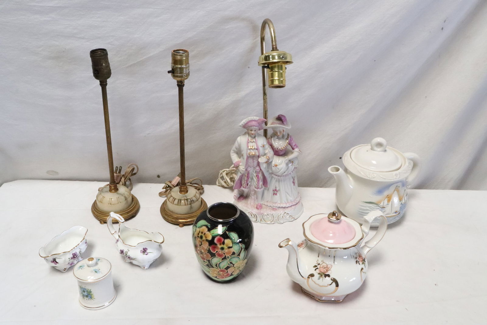 3 lamps, and misc. porcelain pieces (1 of 10)