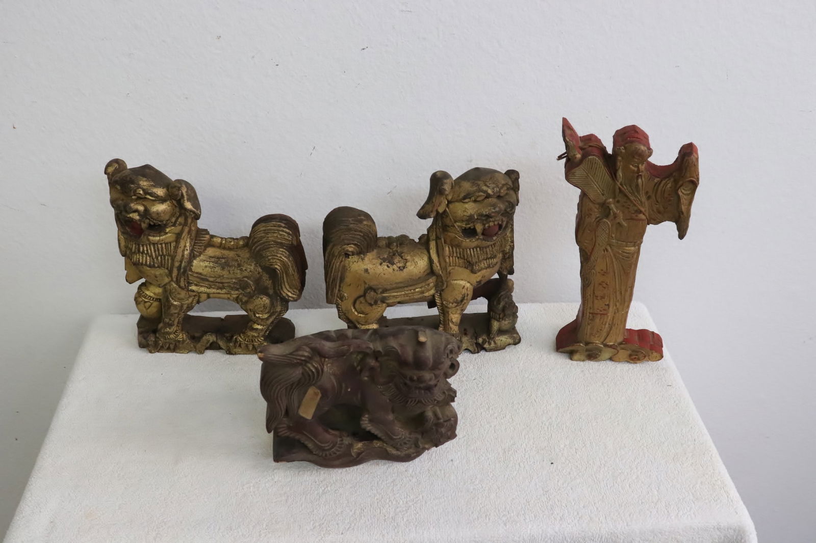 4 pieces Chinese antique gilt wood carvings (1 of 8)