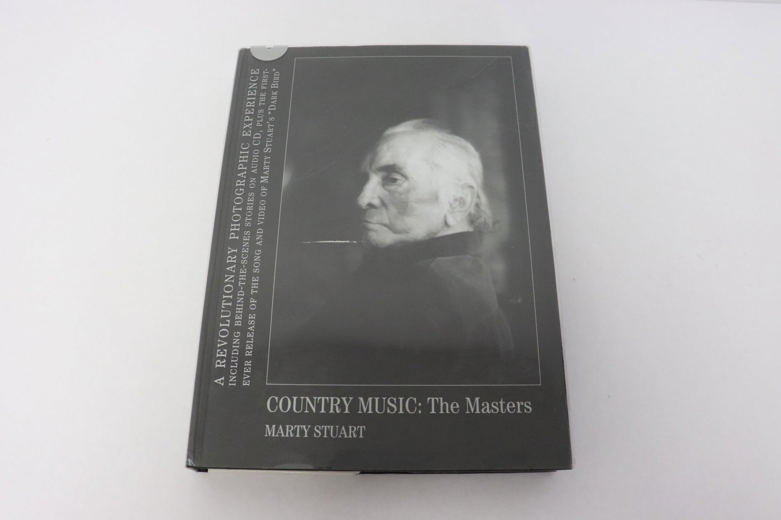 signed book and CD by Marty Stuart (2008): "country music: the masters" by Marty Stuart (2008) signed Marty Stuart, together with a CD on cover page