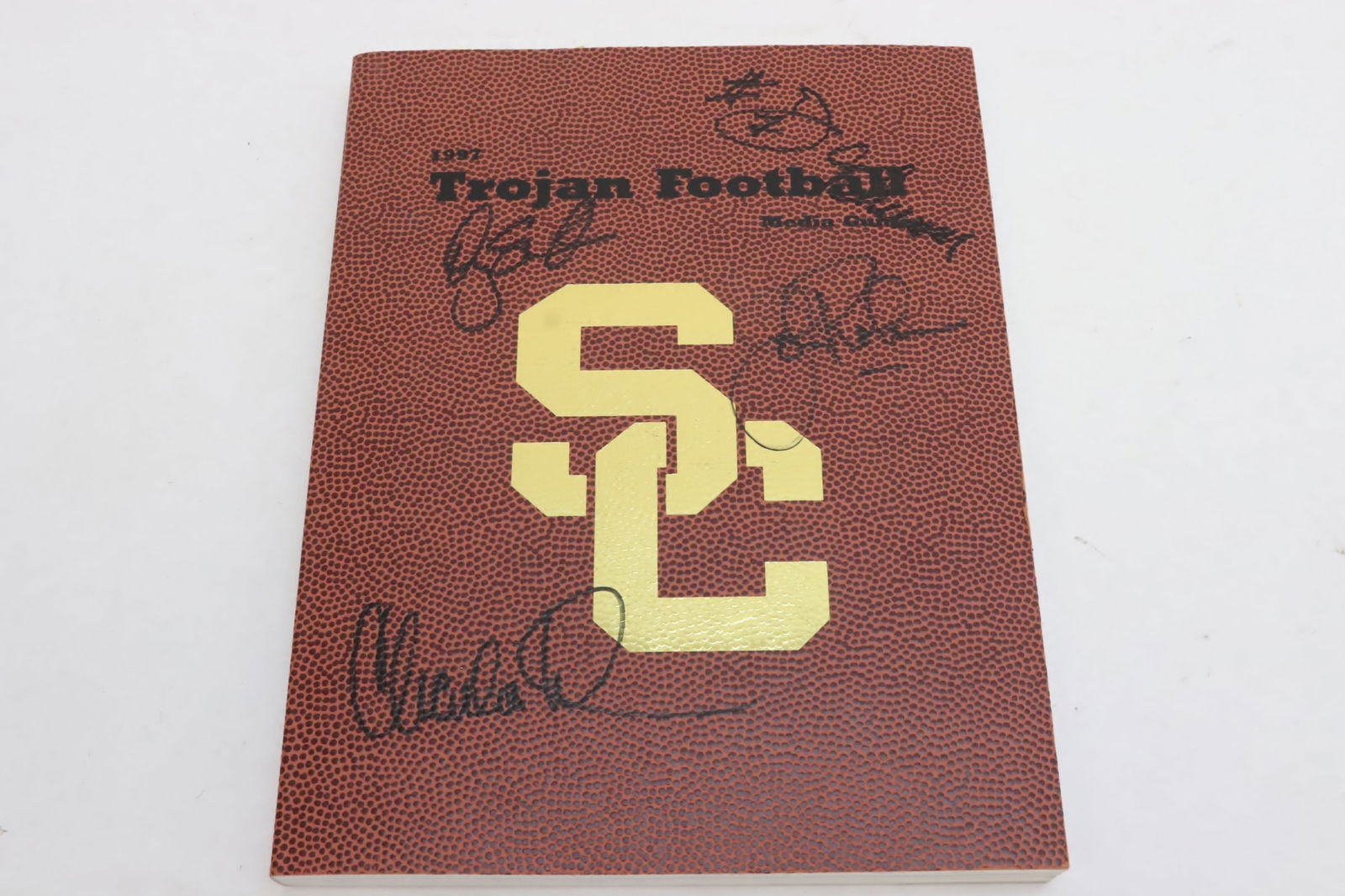 "Trojan football 1997" signed byJohn Robinson & 3 players: "Trojan football 1997" signed by coach John Robinson and 3 player on cover