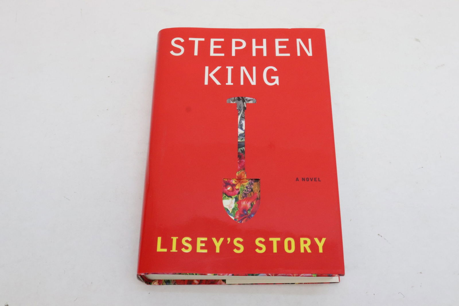 "Lisey's story" signed by Stephen King (2006) (1 of 10)