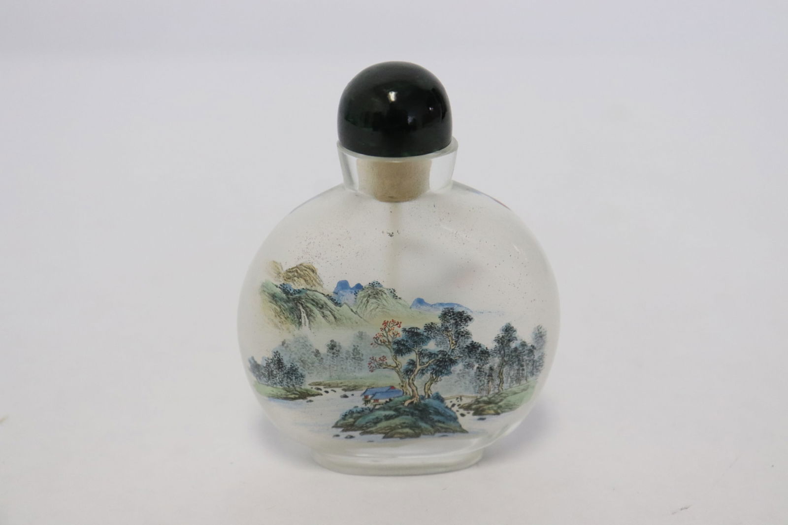 A very fine Chinese inside painted snuff bottle (1 of 7)