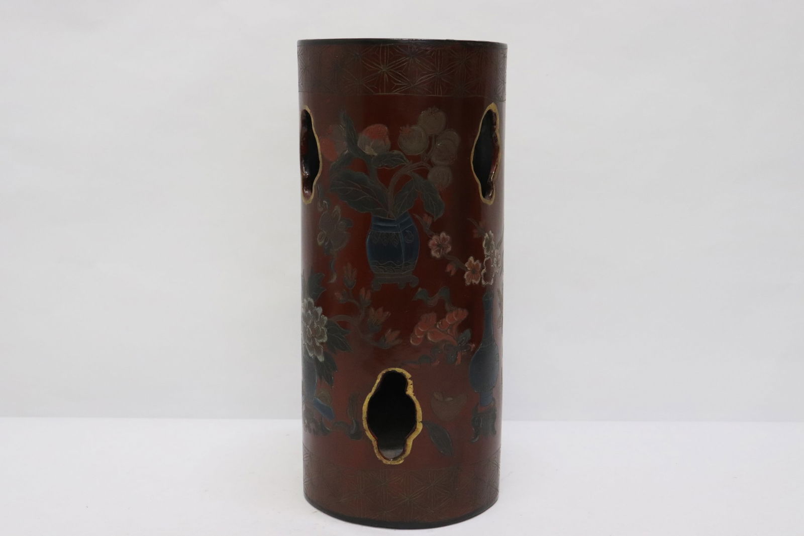 Fine Chinese painted lacquer incense holder (1 of 10)