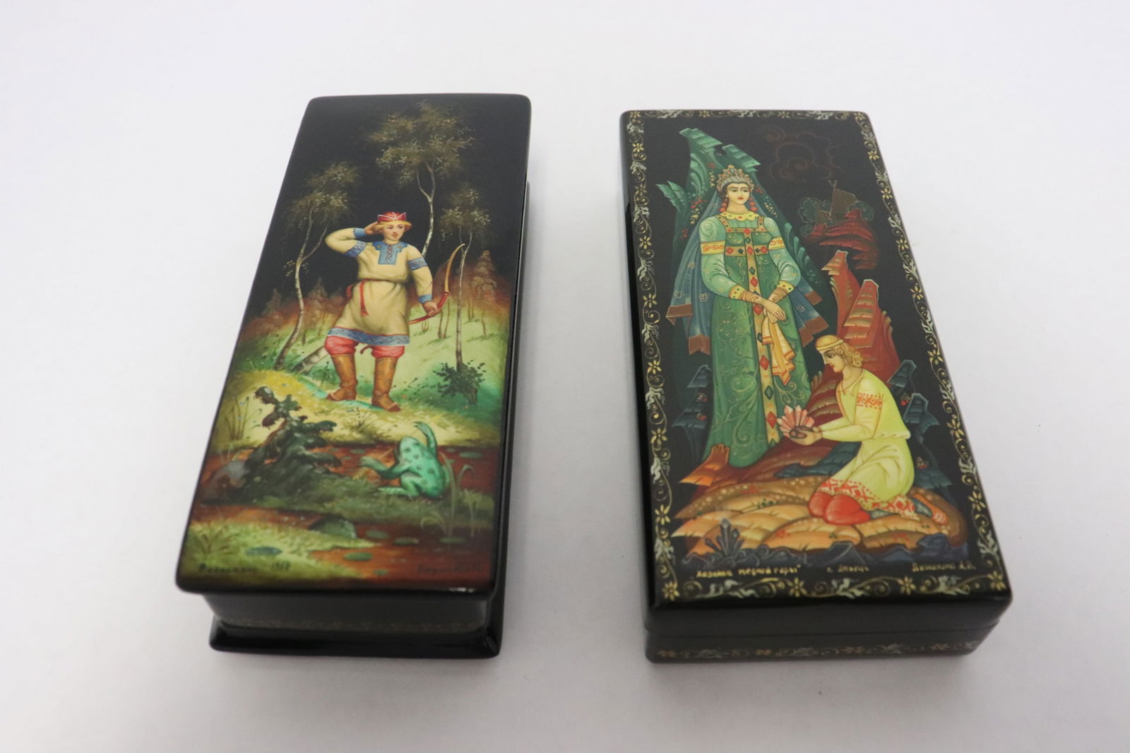 2 Russian hand painted lacquer boxes, signed (1 of 11)