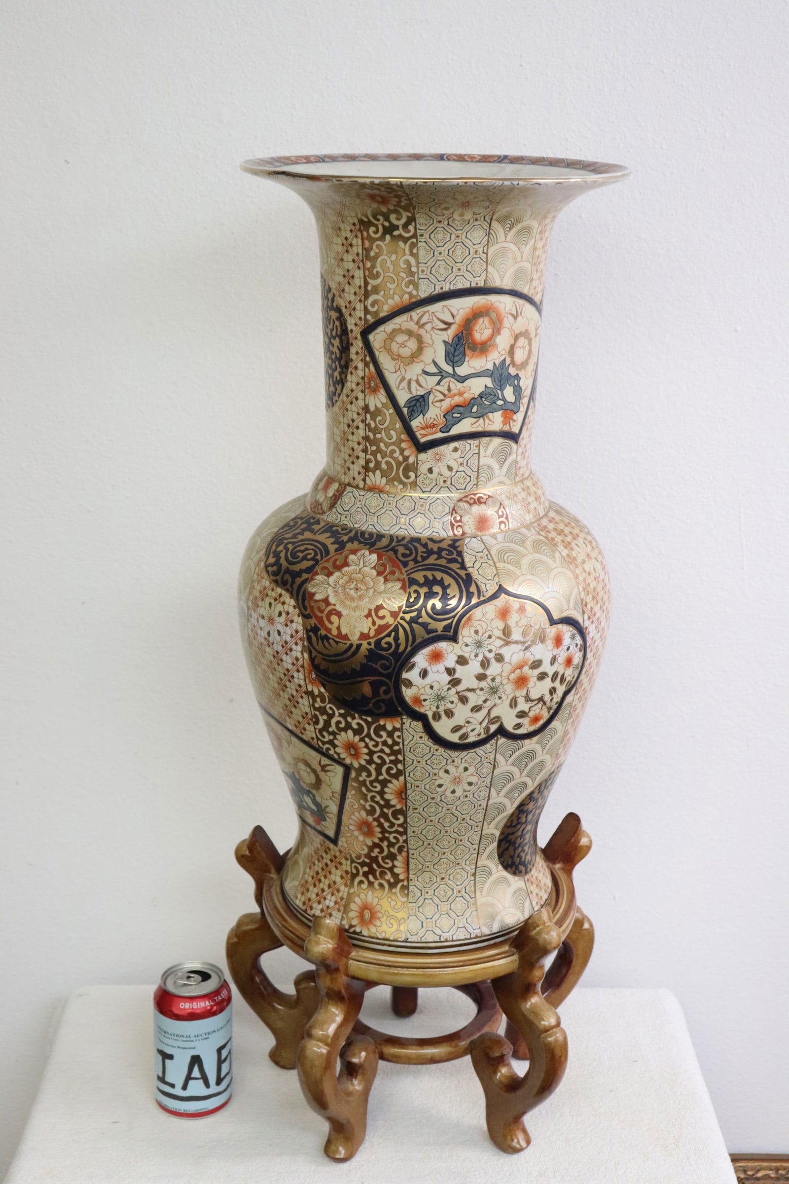 19th century Japanese imari large vase on stand (1 of 9)