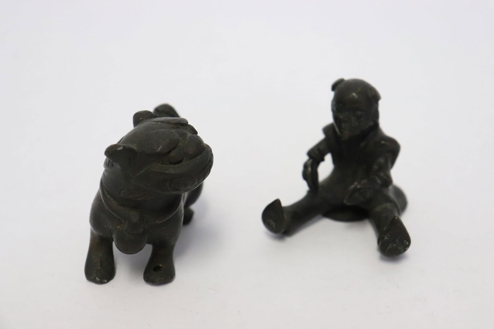2 Chinese Ming bronze paperweights, c 1600 AD (1 of 9)