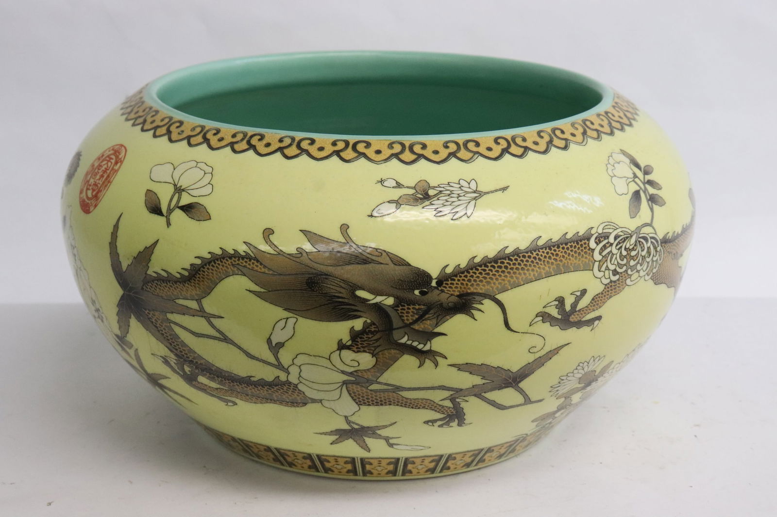 Chinese large famille rose porcelain basin (1 of 9)