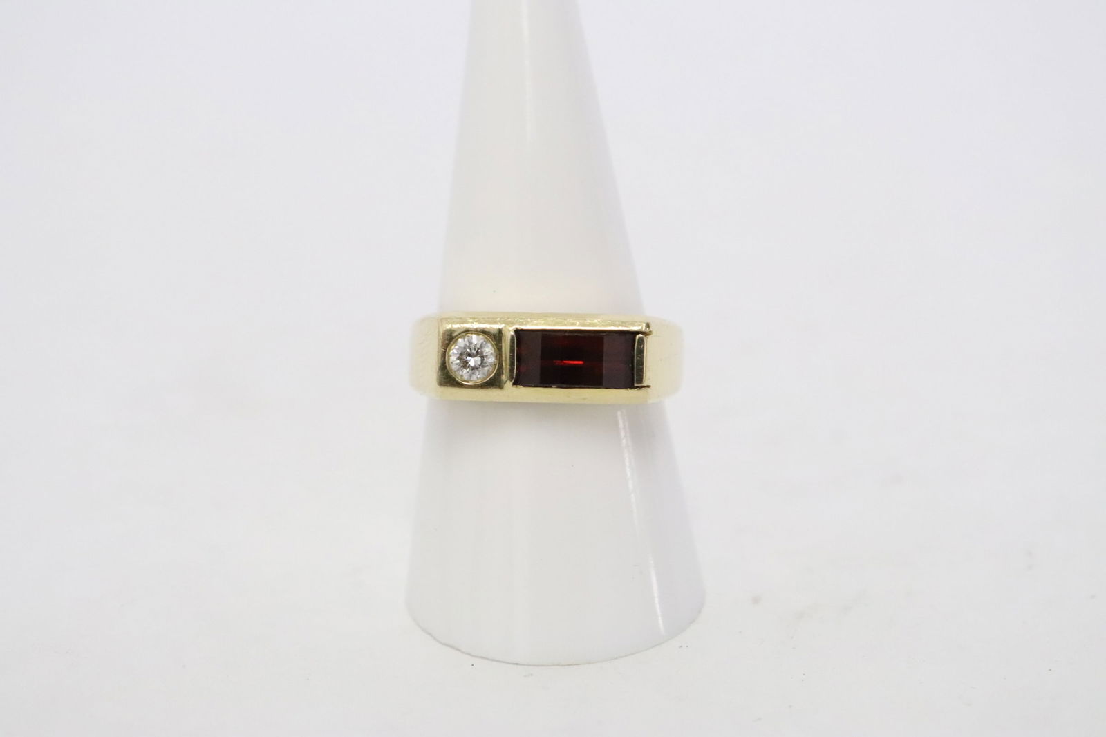 A 14K Y/G diamond ring (1 of 7)