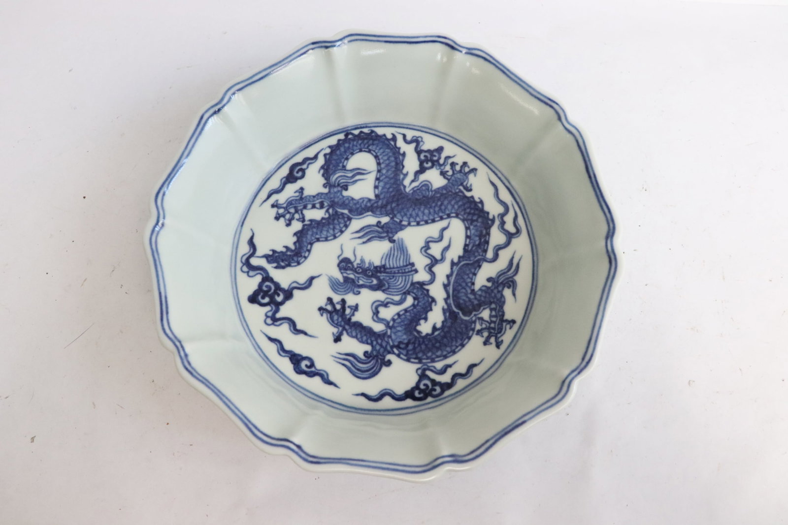 A blue and white porcelain brush wash: A blue and white porcelain brush wash, 2.1"x7.6"dia