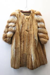 Rare full length fox fur coat in fine condition: Rare full length fox fur coat in fine condition, 42.5"L, cross back (shoulder to shoulder): 20"L