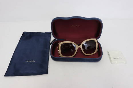 Pair Gucci sunglasses in as new condition: Pair Gucci sunglasses in as new condition