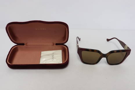 Pair Gucci sunglasses in as new condition: Pair Gucci sunglasses in as new condition