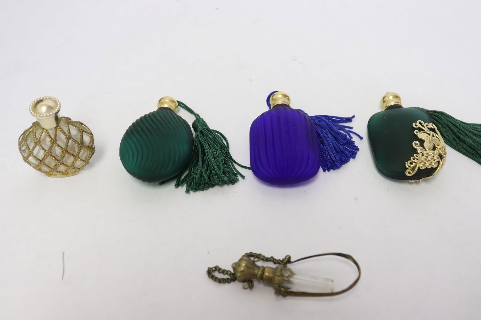 5 vintage perfume bottles (1 of 8)