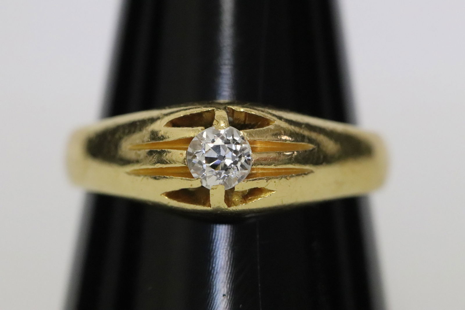 Unusual 22K Y/G diamond ring (1 of 9)