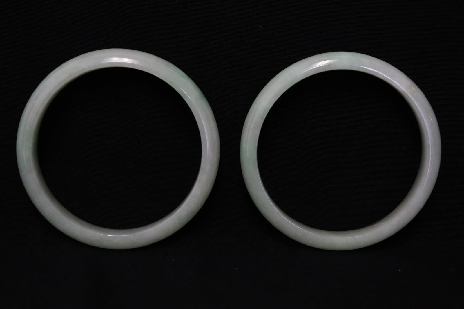 2 natural jadeite bangles, one has GIA report (1 of 11)