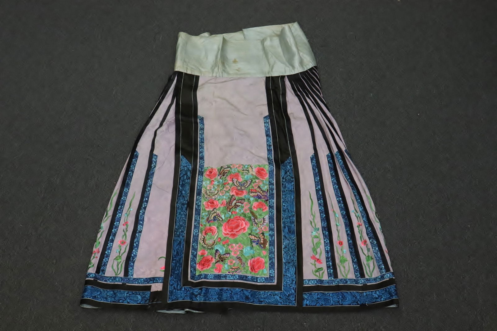 Antique Chinese embroidery skirt (1 of 8)