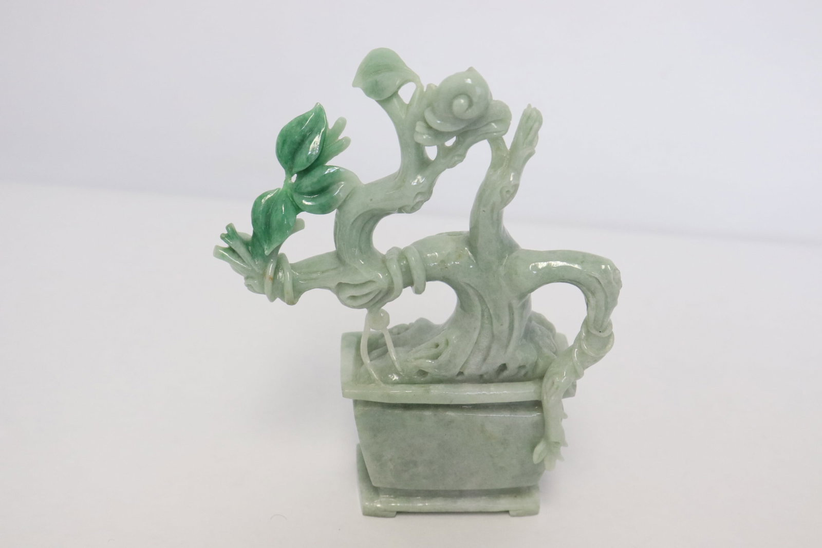 Fine Chinese apple green jadeite carved flower: Fine Chinese apple green jadeite carved flower, 5.7"H