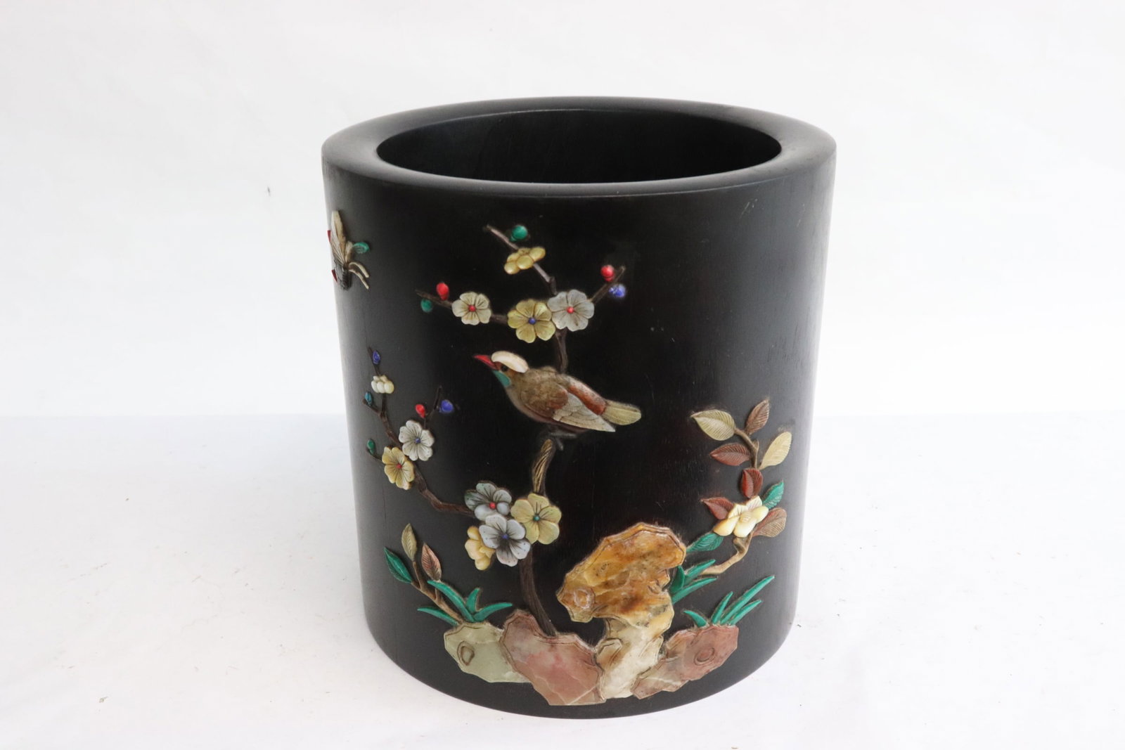 Chinese rosewood brush holder overlay w/ stone & MOP: Beautiful Chinese rosewood brush holder, overlay with stone and mother of pearl to depict birds and flowers, 6.8"x6.65"dia