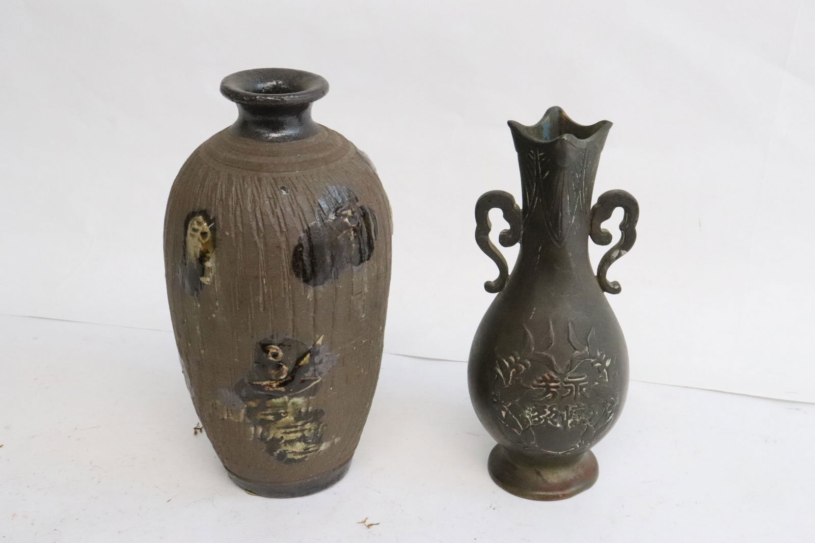 2 Japanese vases (1 of 9)