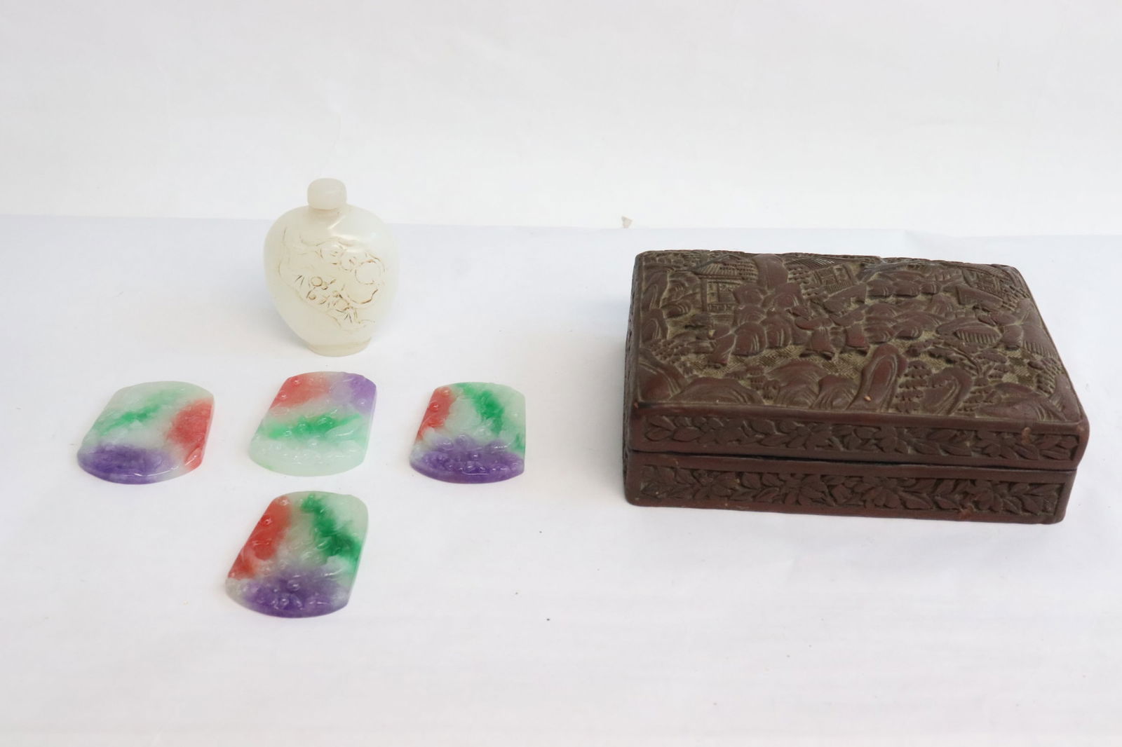 5 Peking glass pieces, and a cinnabar style box (1 of 8)