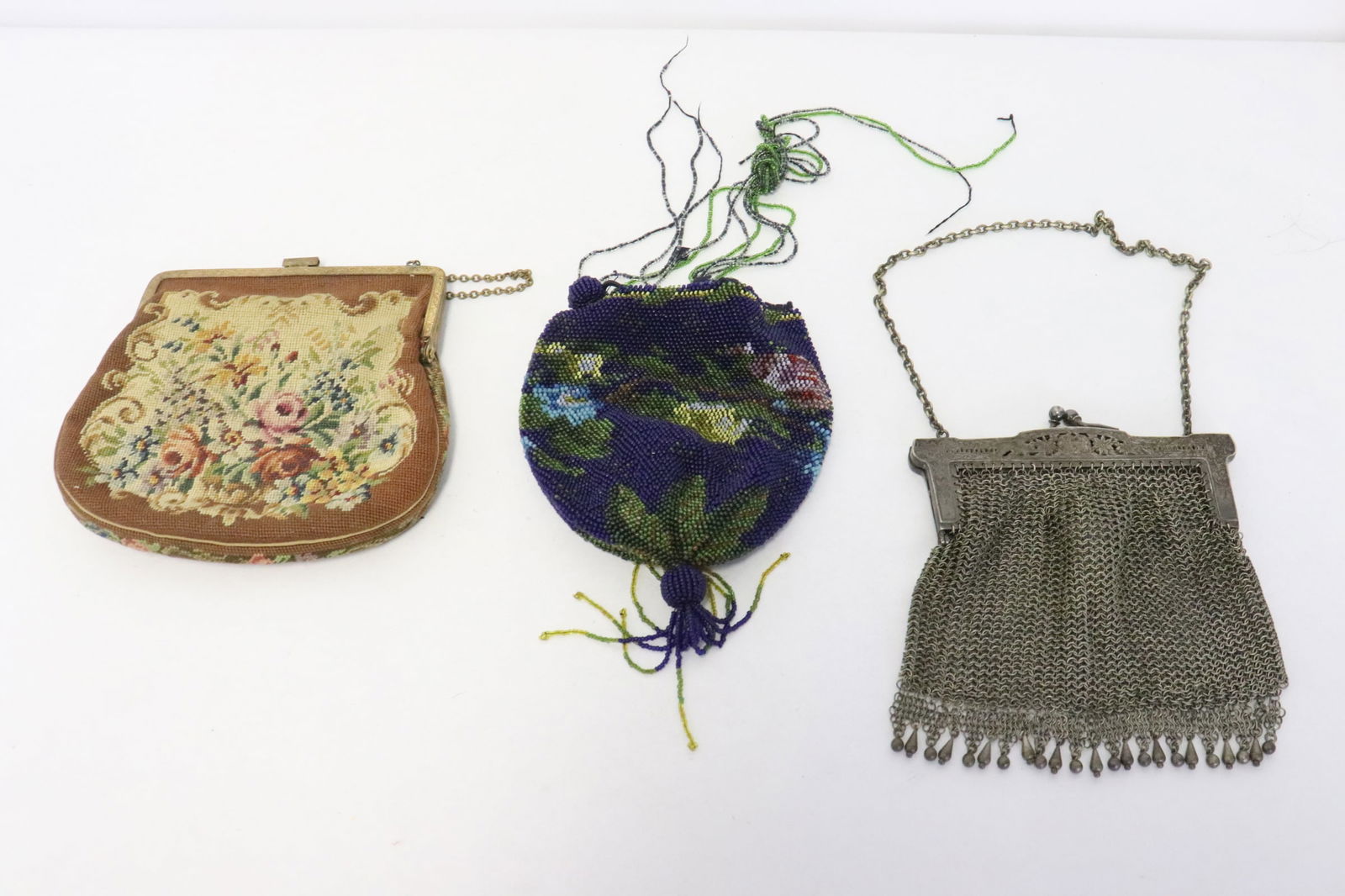 3 Victorian lady's hand bags (1 of 11)