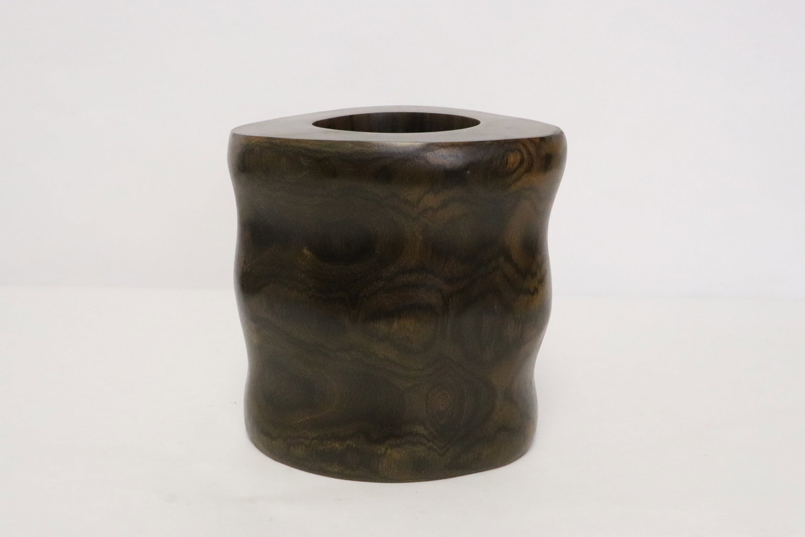 Chinese wood carved brush holder: Chinese wood carved brush holder, 6"x5.7"x6"