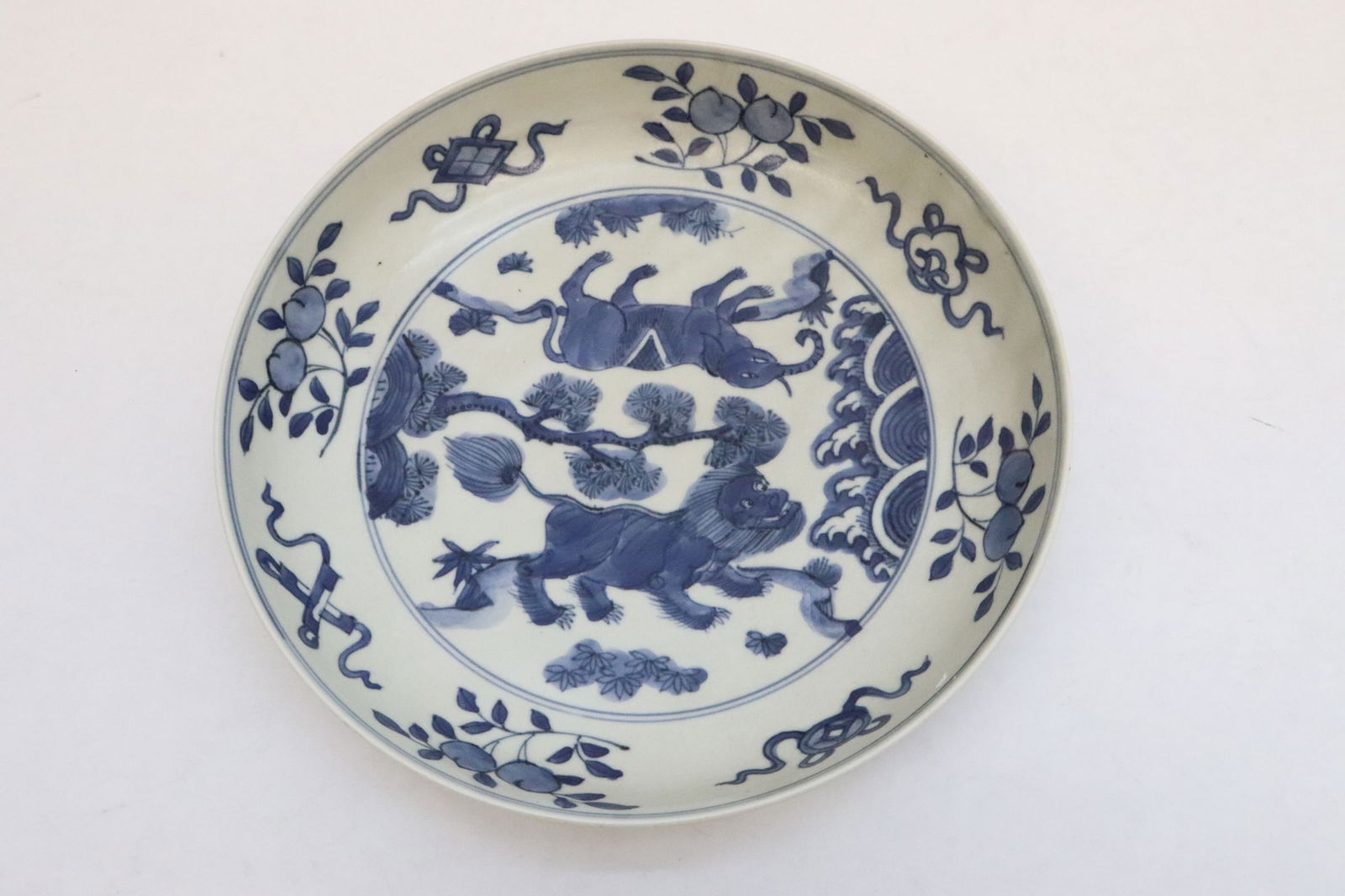 Chinese antique porcelain plate, Guangxu period: Chinese antique blue and white porcelain plate, Guangxu period, 2"x9.35"dia