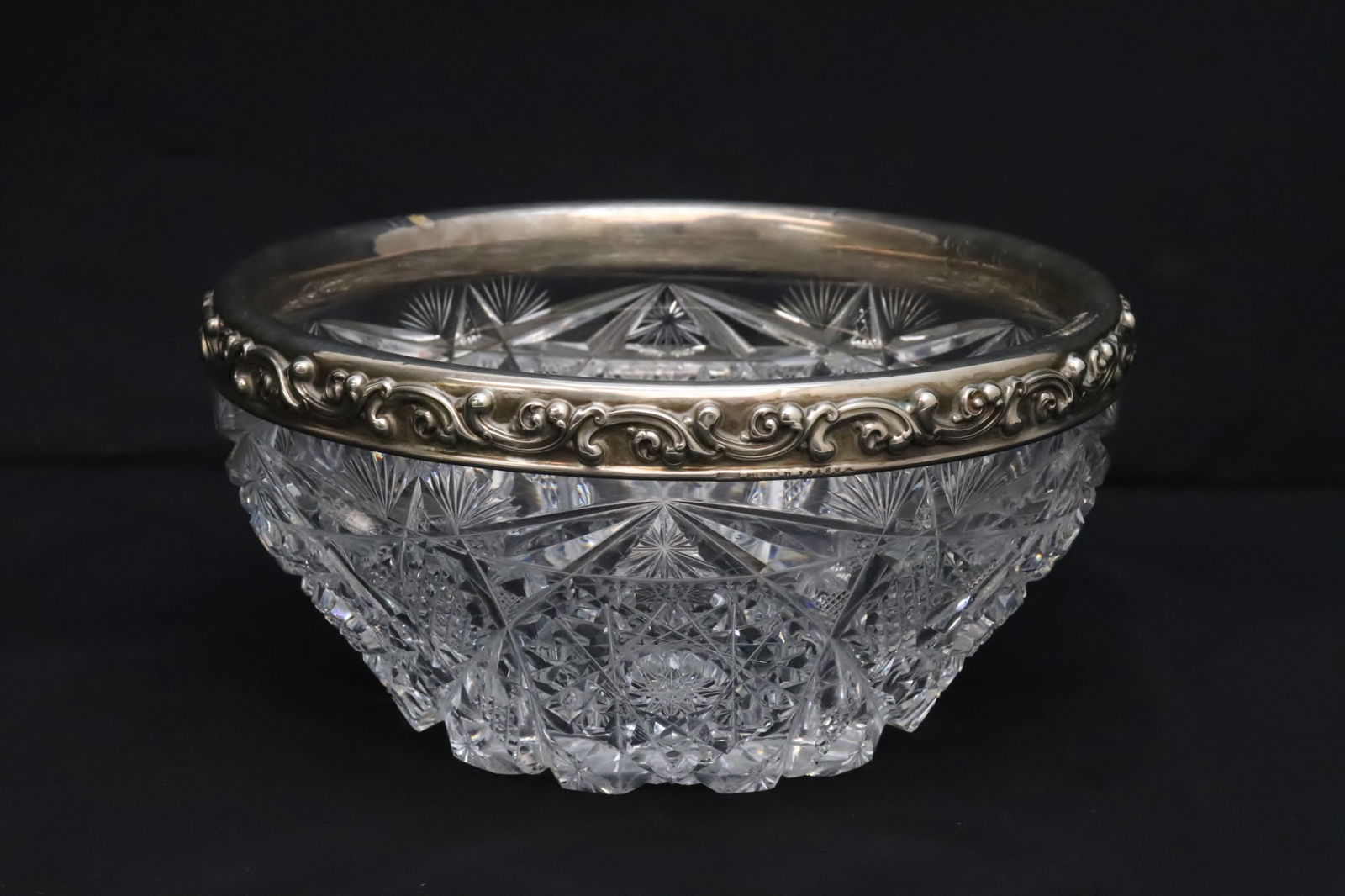 American crystal bowl w/ sterling rim by Gorham(?): A beautiful American brilliant cut crystal bowl with sterling rim by Gorham(?), 4.5"x9.2"dia