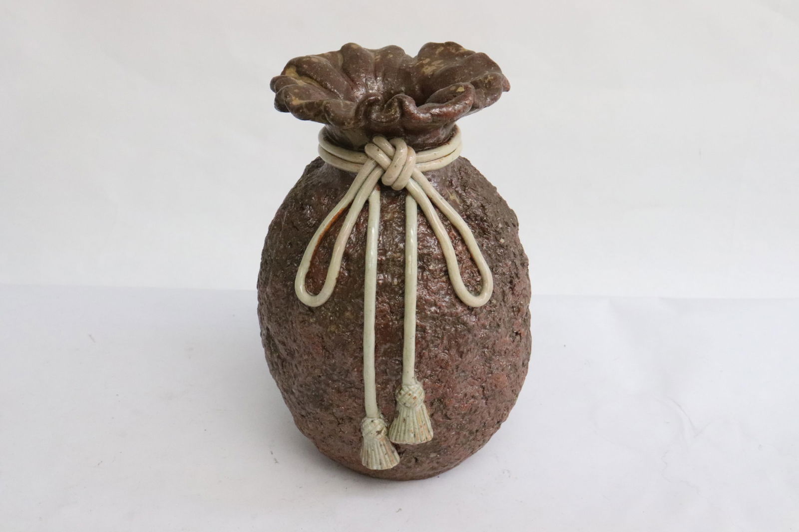 Fine Japanese studio art signed pottery jar (1 of 7)