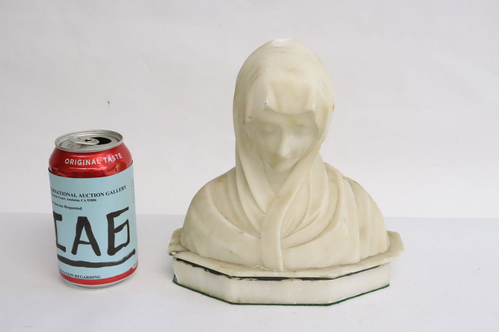 Antique French alabaster sculpture of lady's bust (1 of 9)