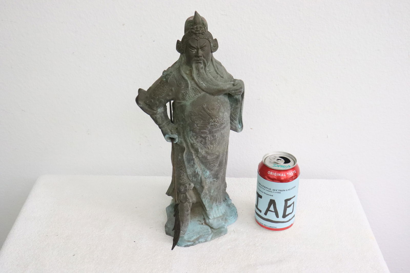 Large Chinese bronze sculpture of warrior (1 of 8)