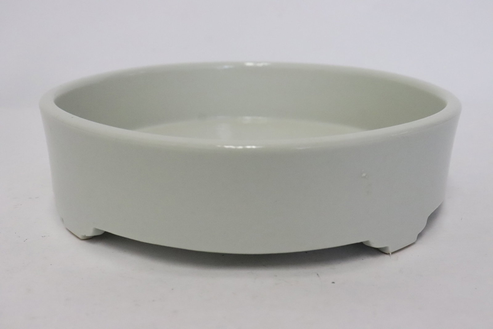 Chinese white porcelain brush wash: Chinese white porcelain brush wash, 1.8"x7.05"dia