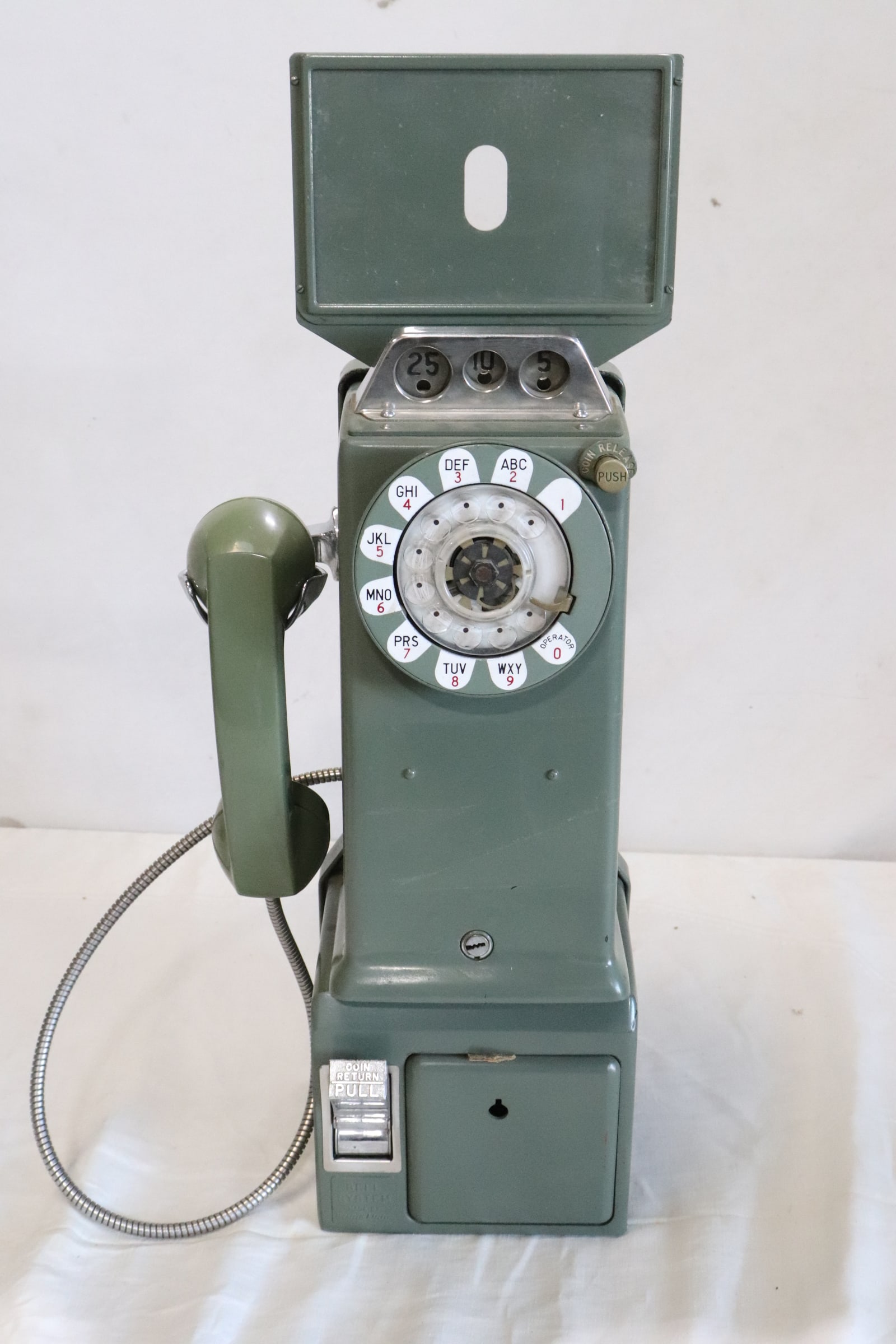 A Bell system pay phone (1 of 7)