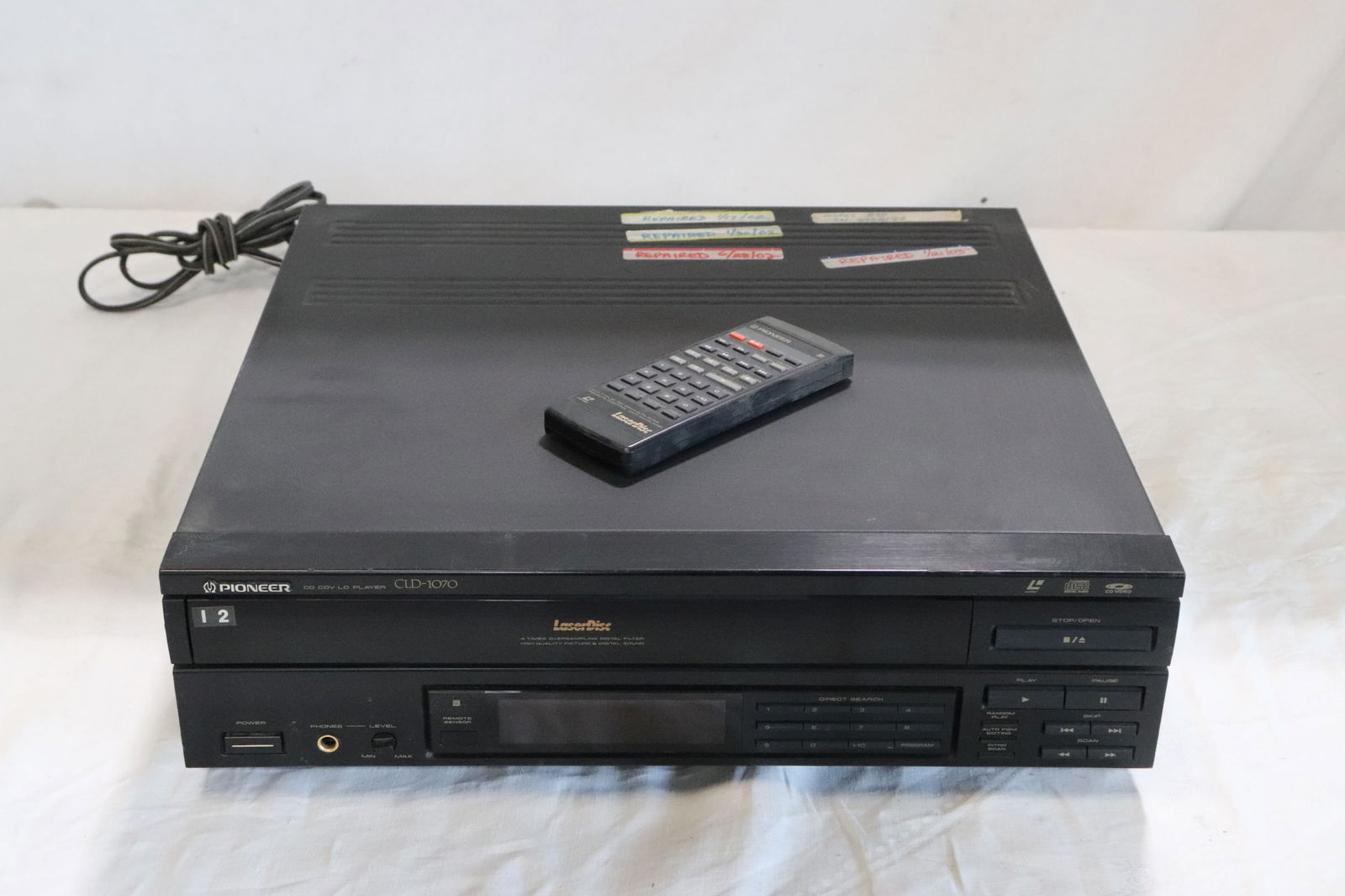 Pioneer CLD-1070 laserdisc player (1 of 7)