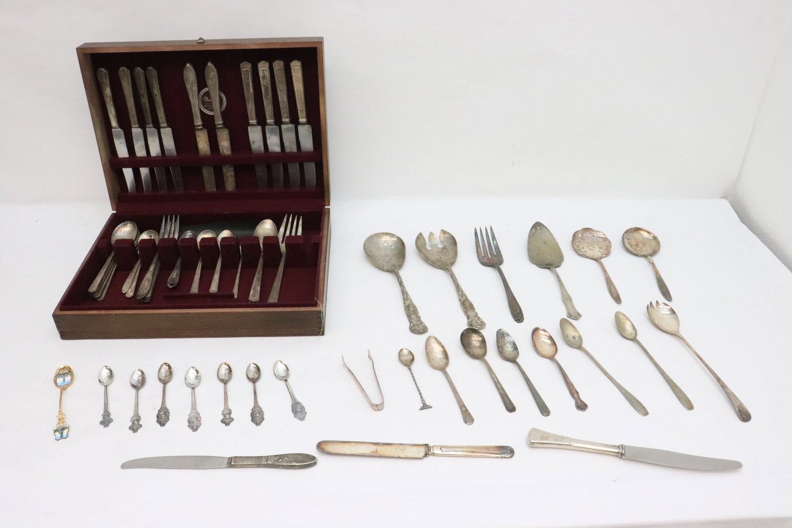 Misc. silverplate pieces in box (1 of 11)