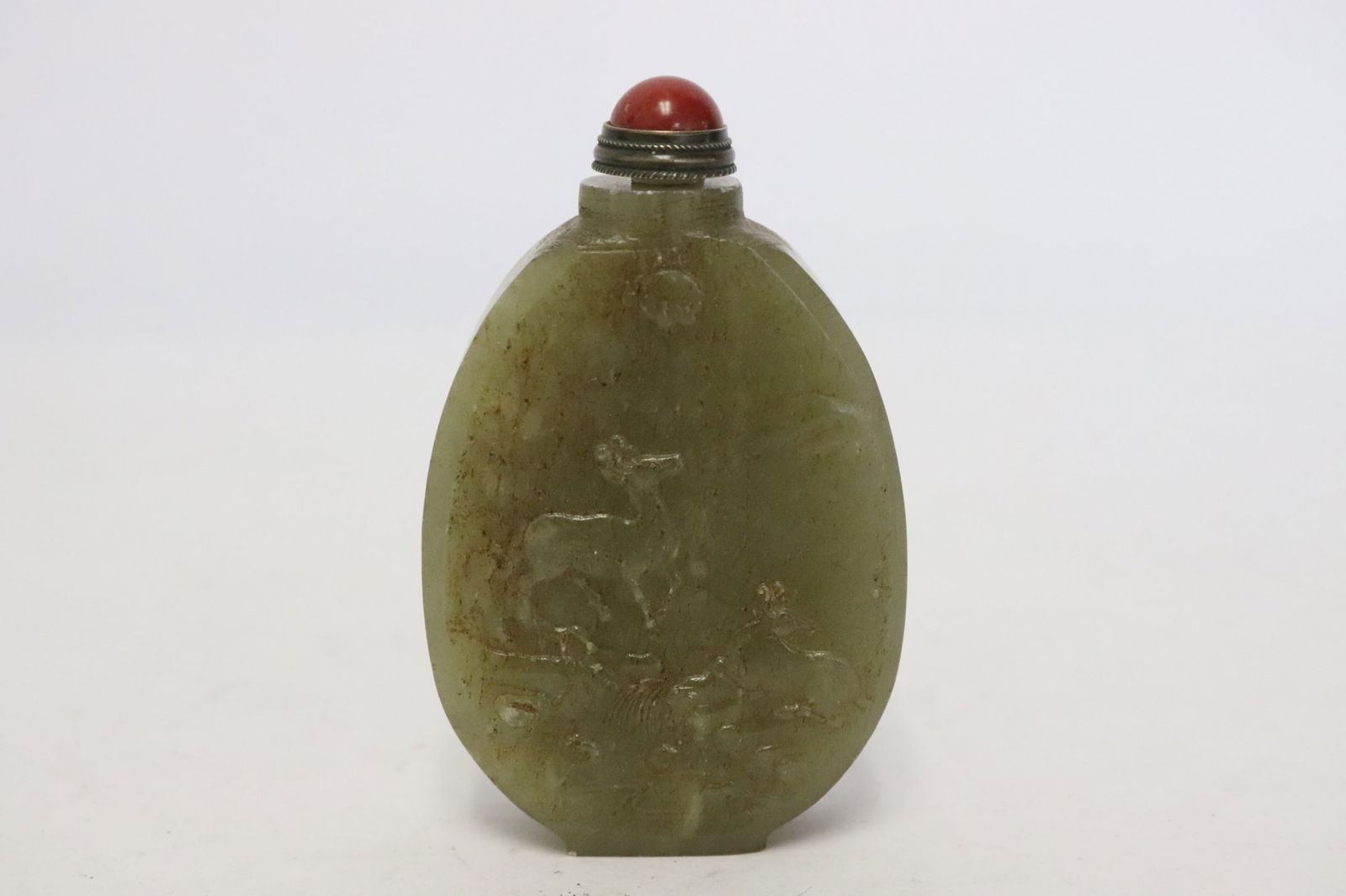 Chinese celadon jade snuff bottle (1 of 7)