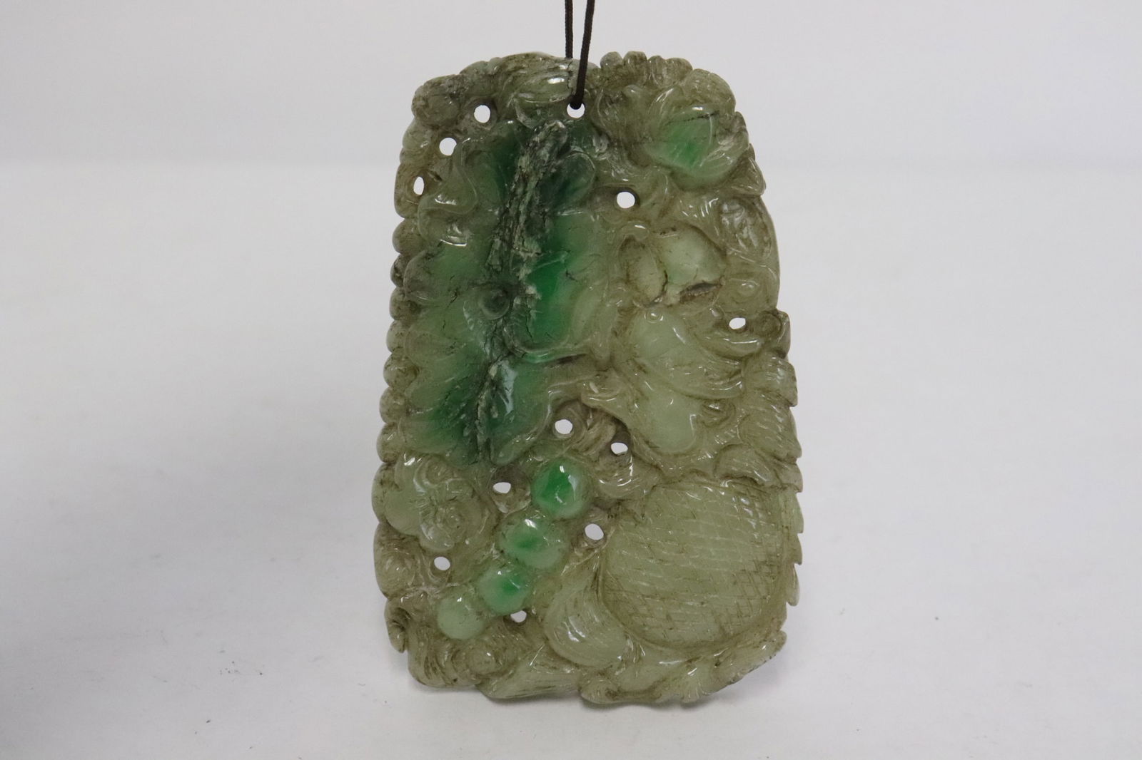 Fine Chinese jadeite carved ornament (1 of 7)