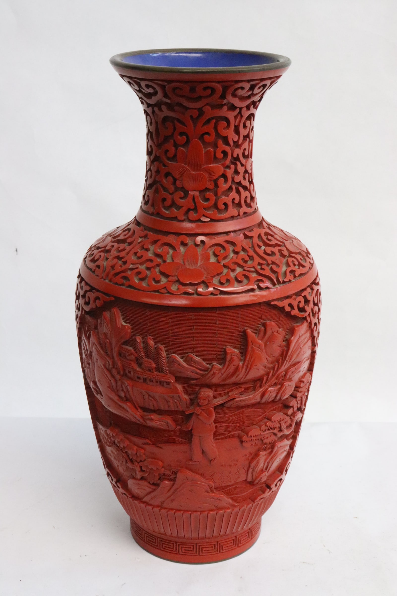 Chinese cinnabar vase: Chinese cinnabar vase, 10.1"x5"dia
