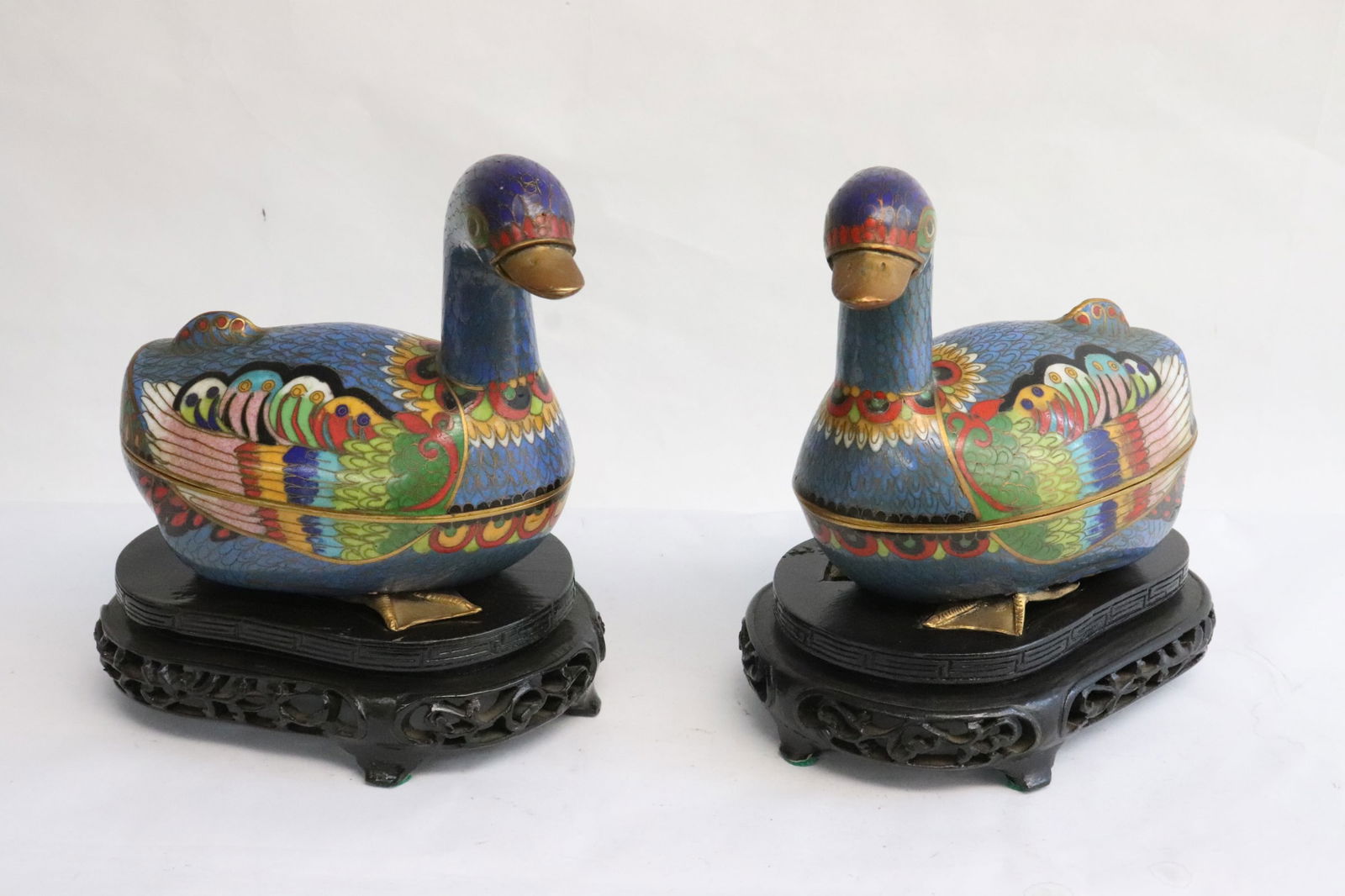 2 Chinese cloisonne covered box (1 of 9)