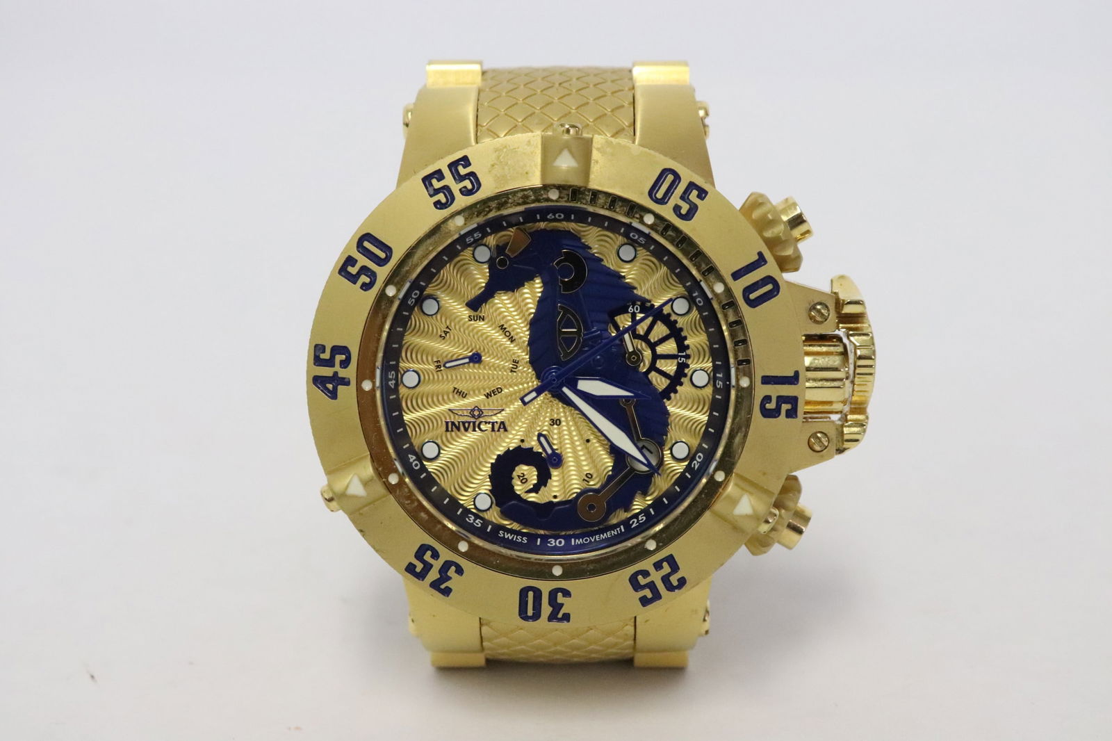 Invicta Subaqua men's chronograph diving watch: A beautiful Invicta Subaqua men's chronograph diving watch, with seahorse motif decorated face, condition unknown