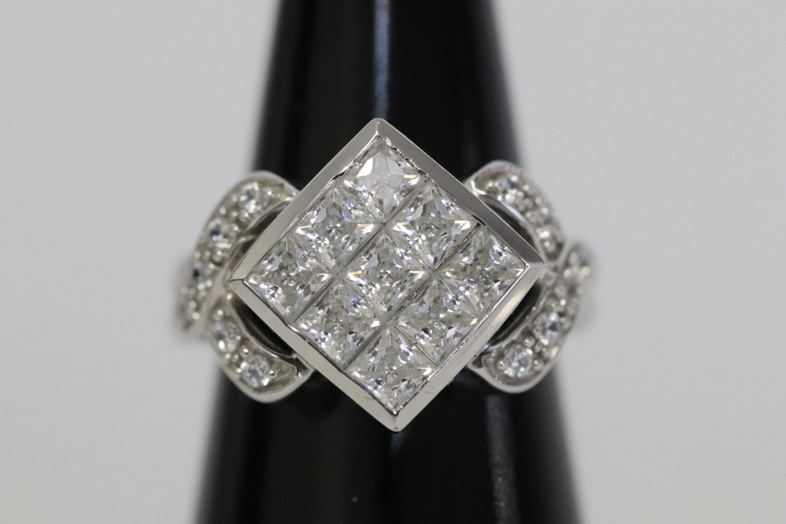 10K W/G ring with clear stone (1 of 9)