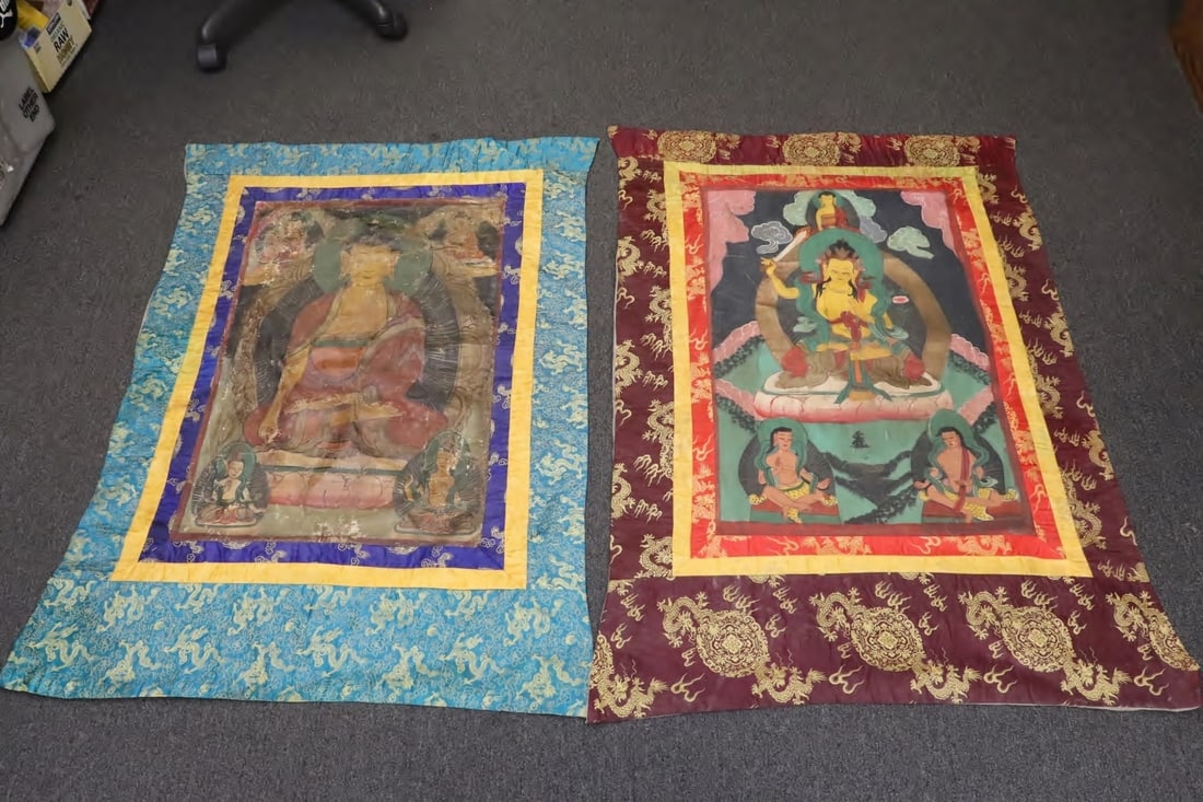 2 vintage Tibetan thangka (1 of 9)