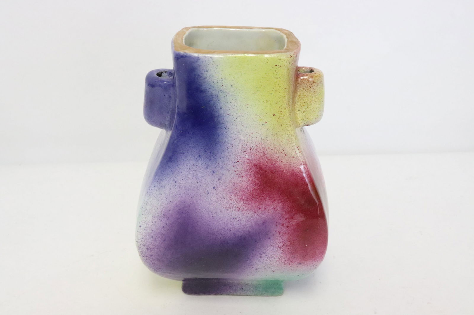 Small wucai porcelain jar (1 of 7)