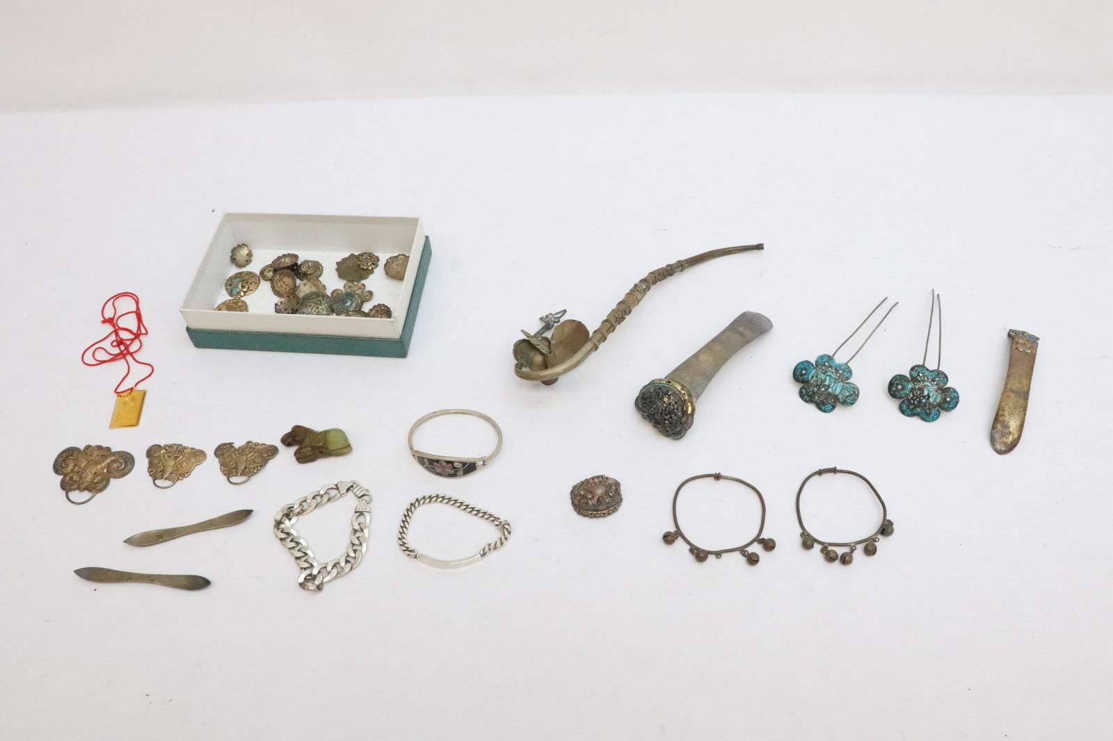 Lot of misc. jewelry; including silver examples (1 of 8)