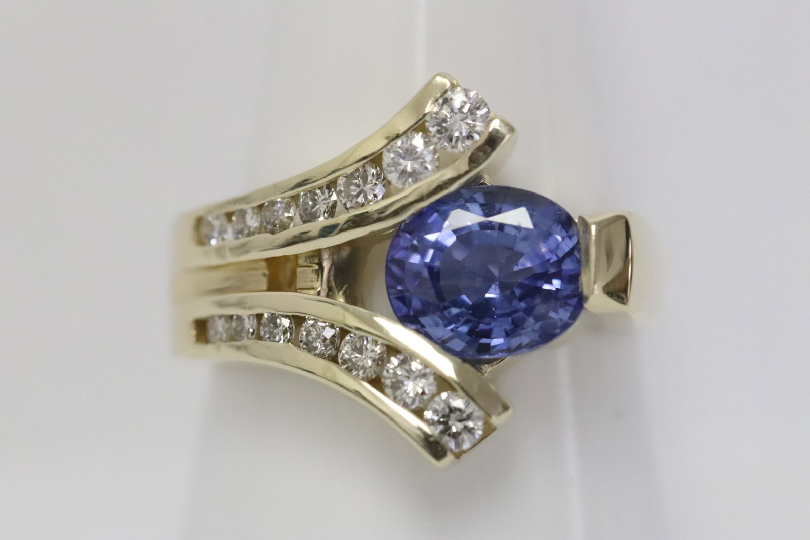 14K Y/G sapphire diamond ring w/ GIA certificate (1 of 9)