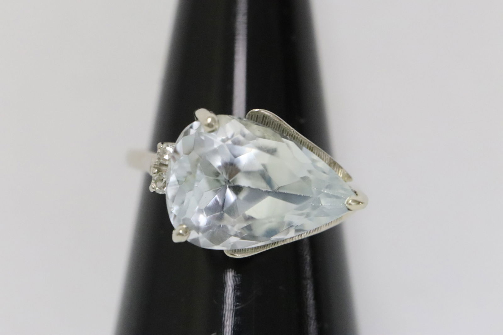 14K W/G ring w/ blue topaz & diamonds (1 of 5)