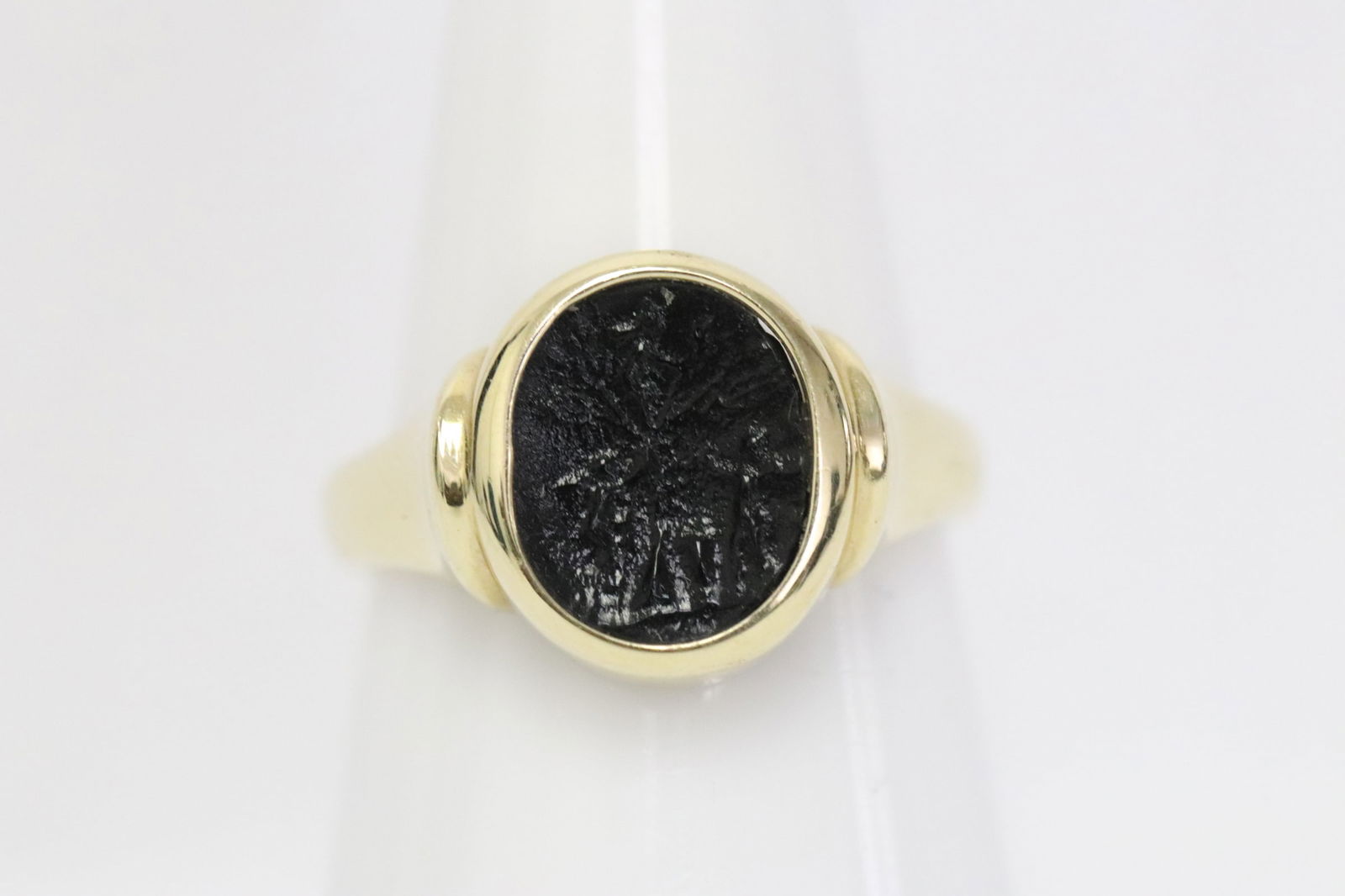 14K Y/G intaglio ring (1 of 10)