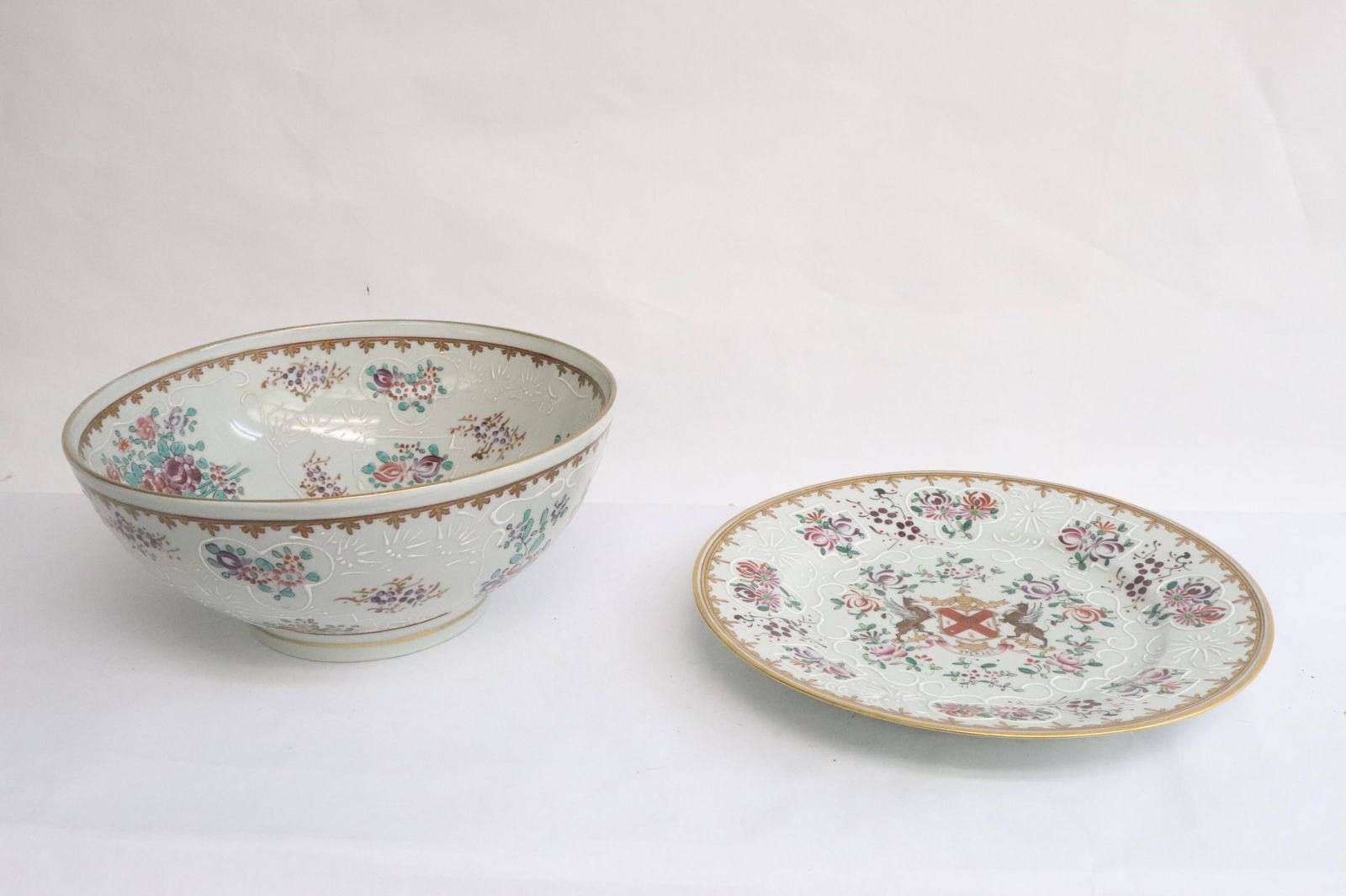 2 Chinese antique export porcelain pieces: 2 Chinese antique export famille rose porcelain pieces; a large bowl (4"x9.15"dia) and a plate (1.1"x9.6"dia)